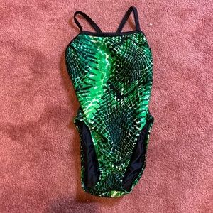One piece swim suit